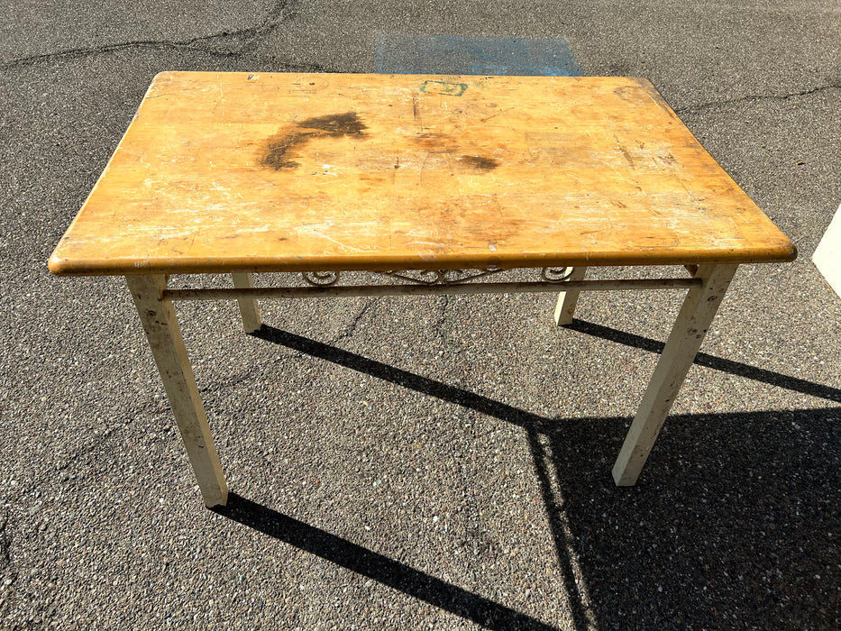 Kitchen or dining table 33966