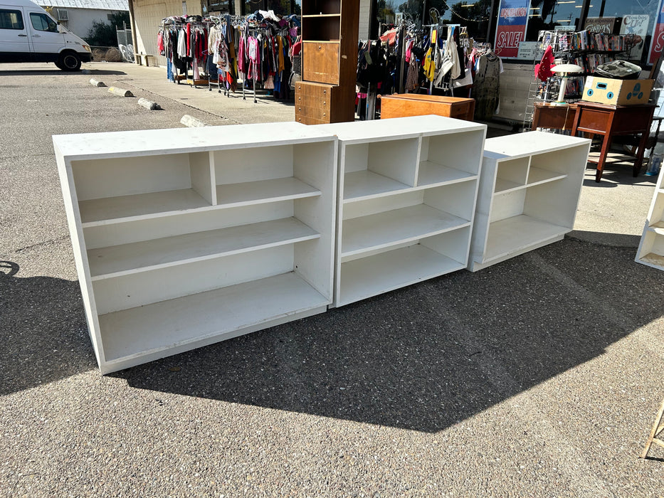 White bookcases/bookshelves book case/shelf 33974