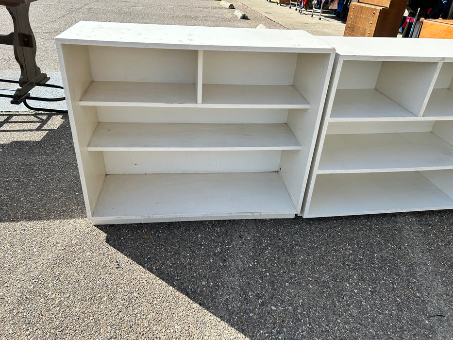 White bookcases/bookshelves book case/shelf 33974