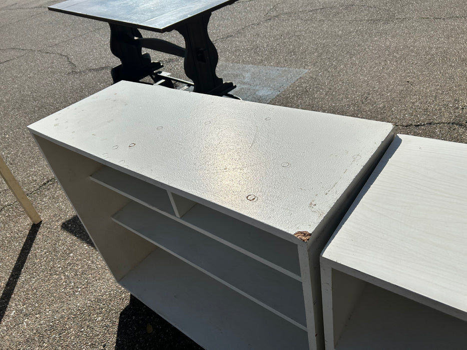 White bookcases/bookshelves book case/shelf 33974