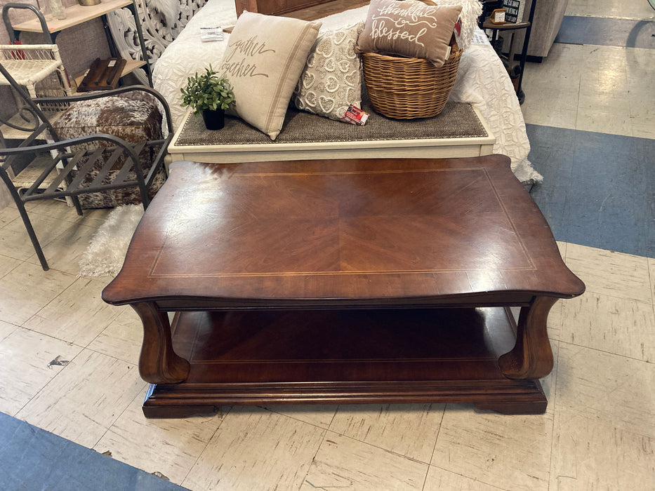 Large wood coffee table 31402