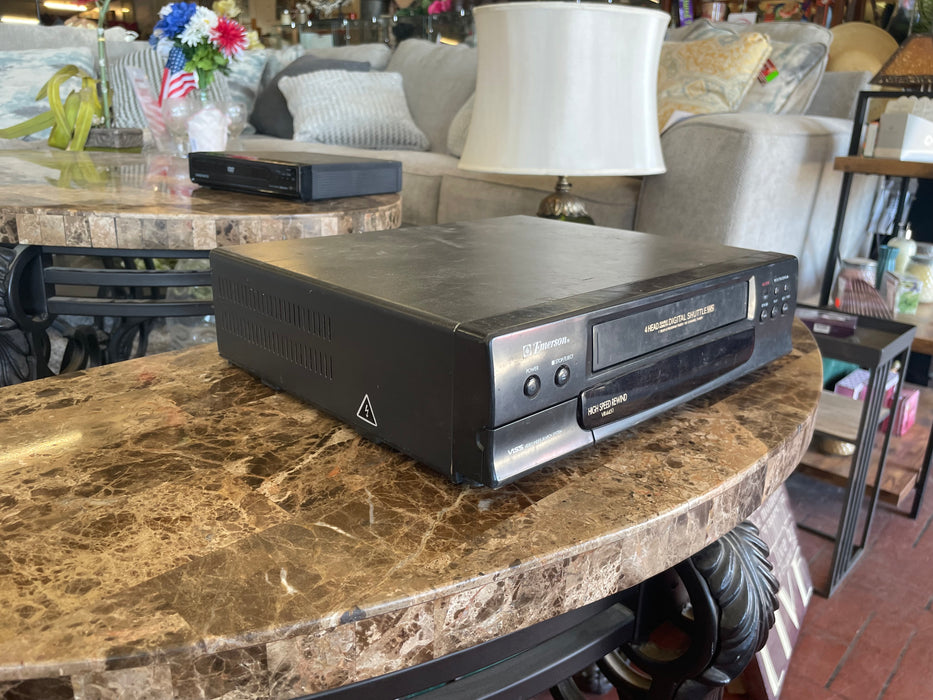 Emerson VHS player 32970