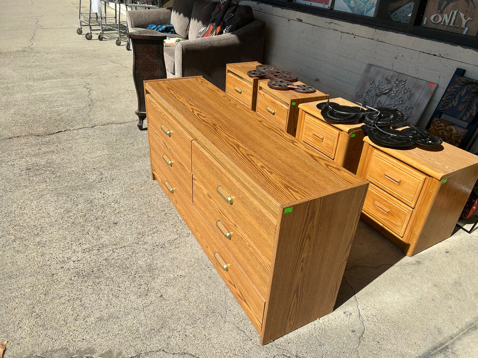 6 drawer long wooden dresser w/ mirror 33313