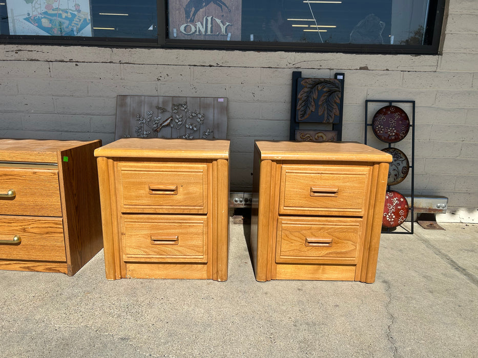 2 drawer nightstands wood 33316