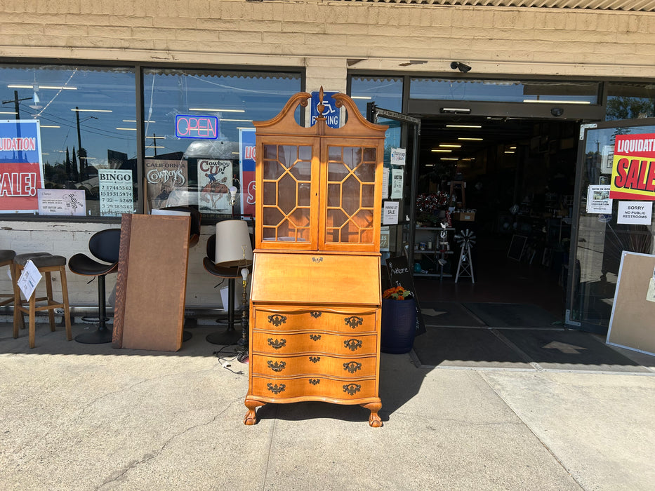 Vintage maple Chippendale style serpentine secretary hutch desk 33870
