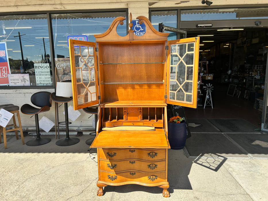 Vintage maple Chippendale style serpentine secretary hutch desk 33870