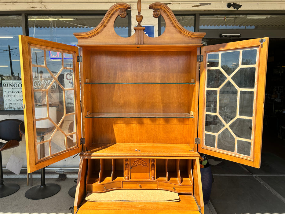 Vintage maple Chippendale style serpentine secretary hutch desk 33870