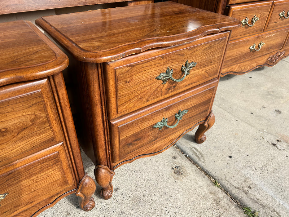 Mid century 2-drawer vintage nighstands with brass handles 33873