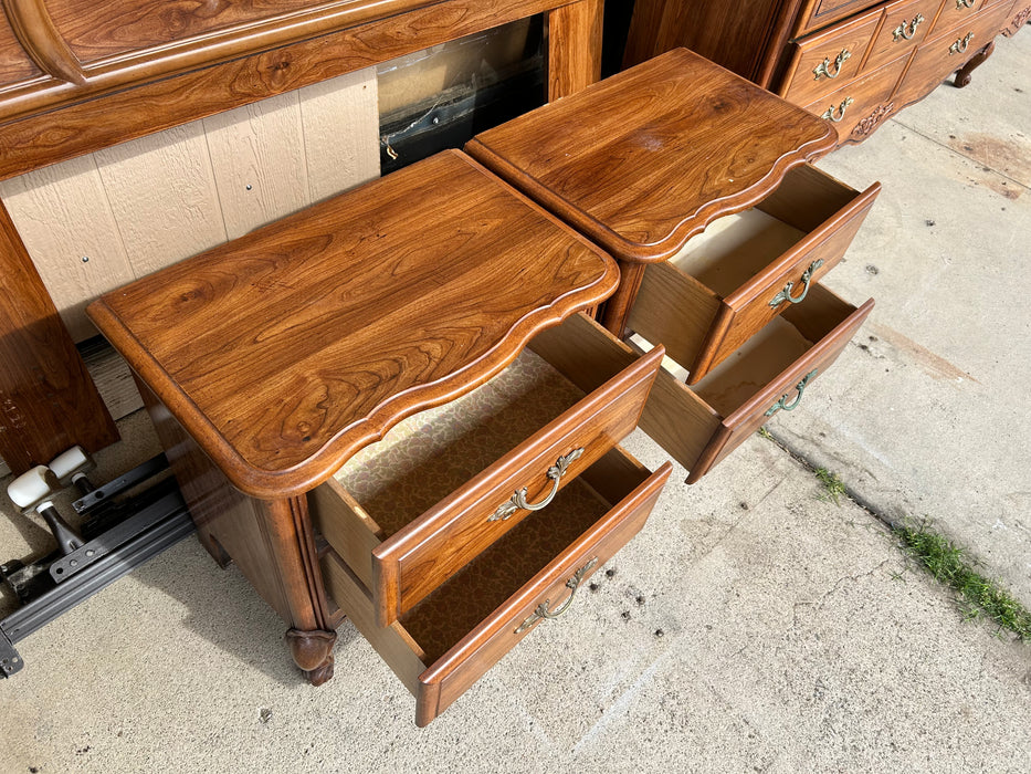 Mid century 2-drawer vintage nighstands with brass handles 33873