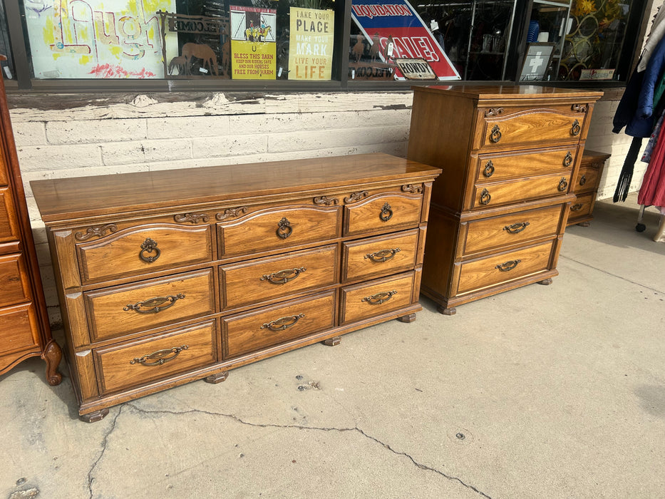 2 drawer pecan solid wood Bassett Furniture vintage nightstands 33877