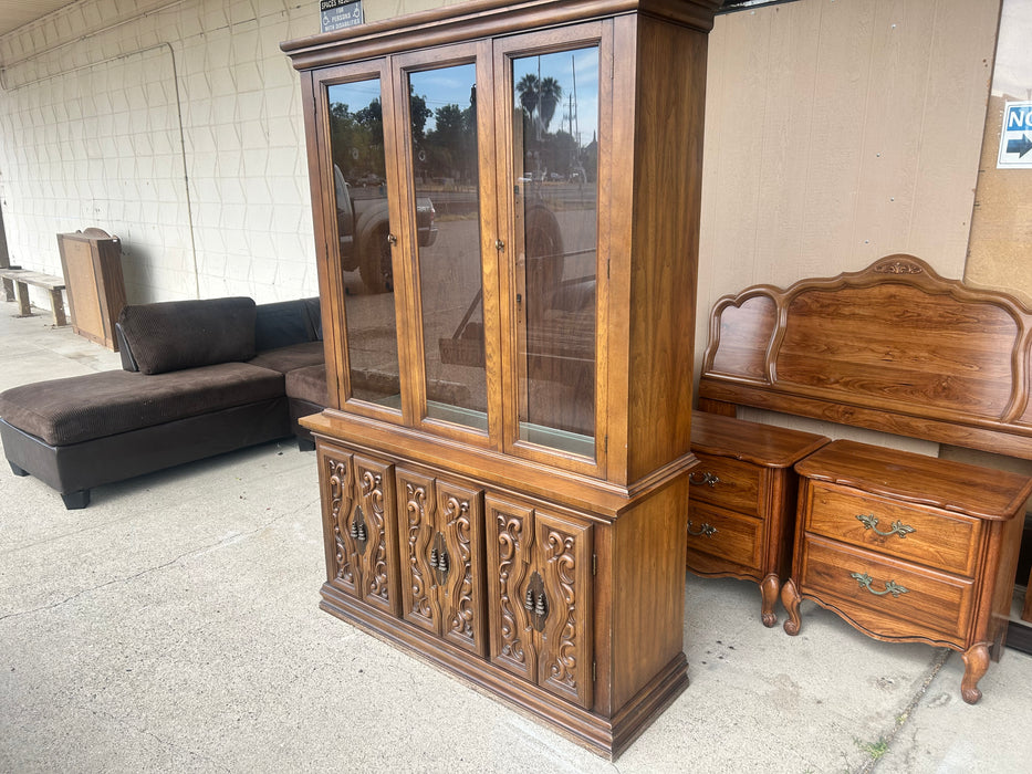Vintage china cabinet hutch 33880