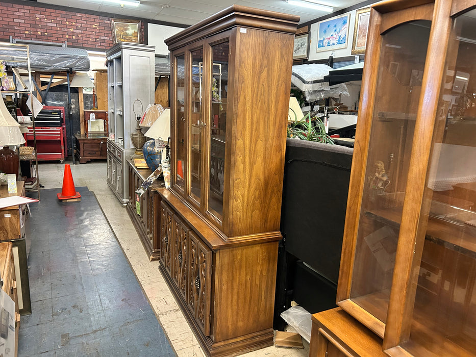 Vintage china cabinet hutch 33880