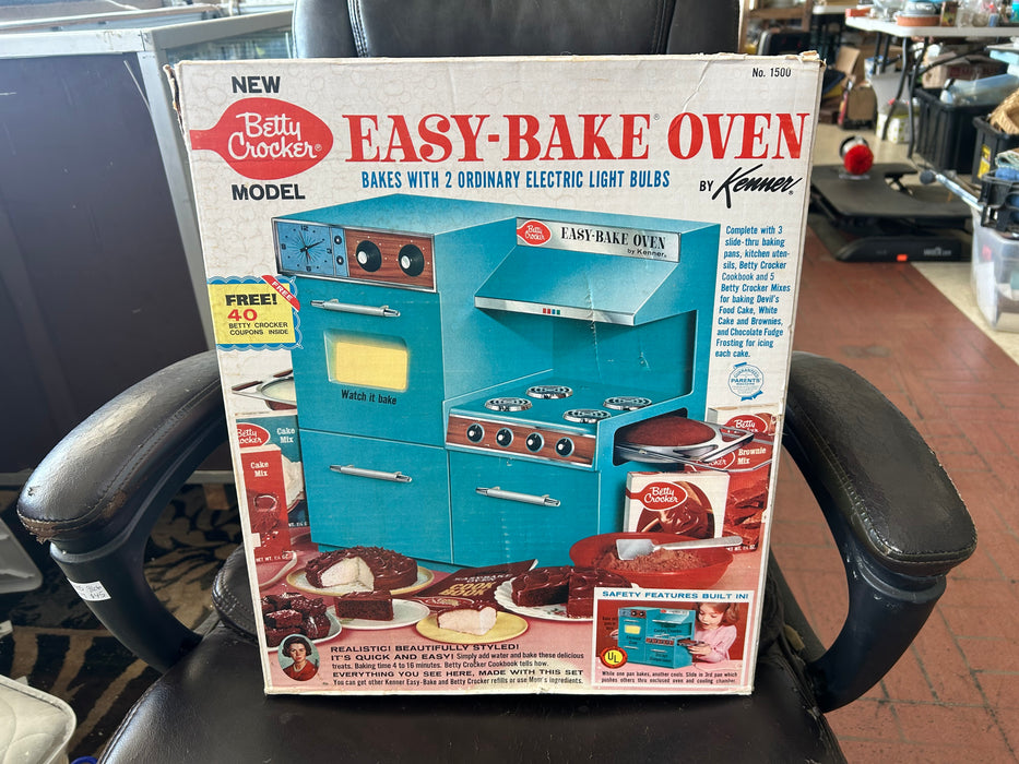 1969 Betty Crocker easy bake oven in box 34414