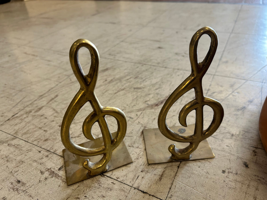 Treble clef bookends 33904
