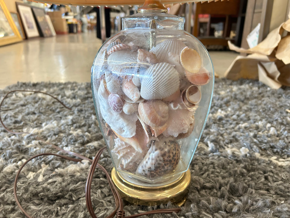 Vintage seashell lamp 33905