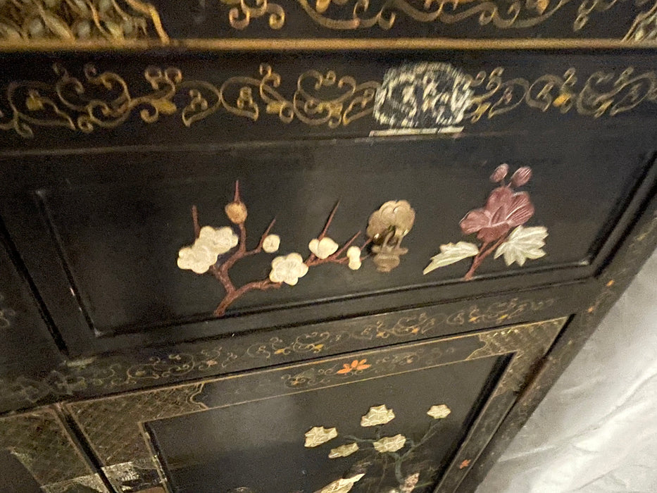 Vintage Oriental/Asian china cabinet 31447