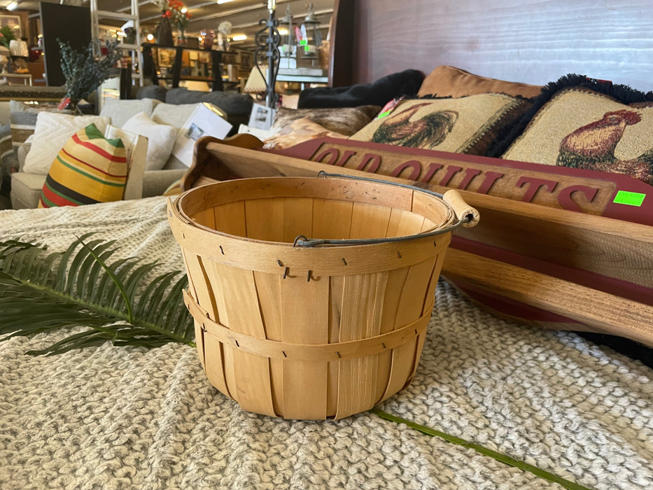 Small wood woven basket 33001