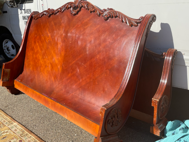 Ornate Eastern standard king sleigh headboard footboard mahogany finish 29332