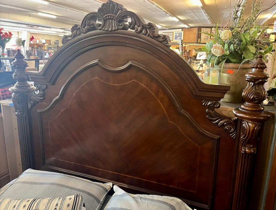 Ornate queen bed mahogany finish 32587