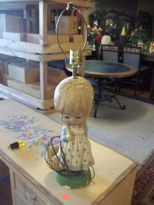 Vintage dated 1973 girl lamp 8261