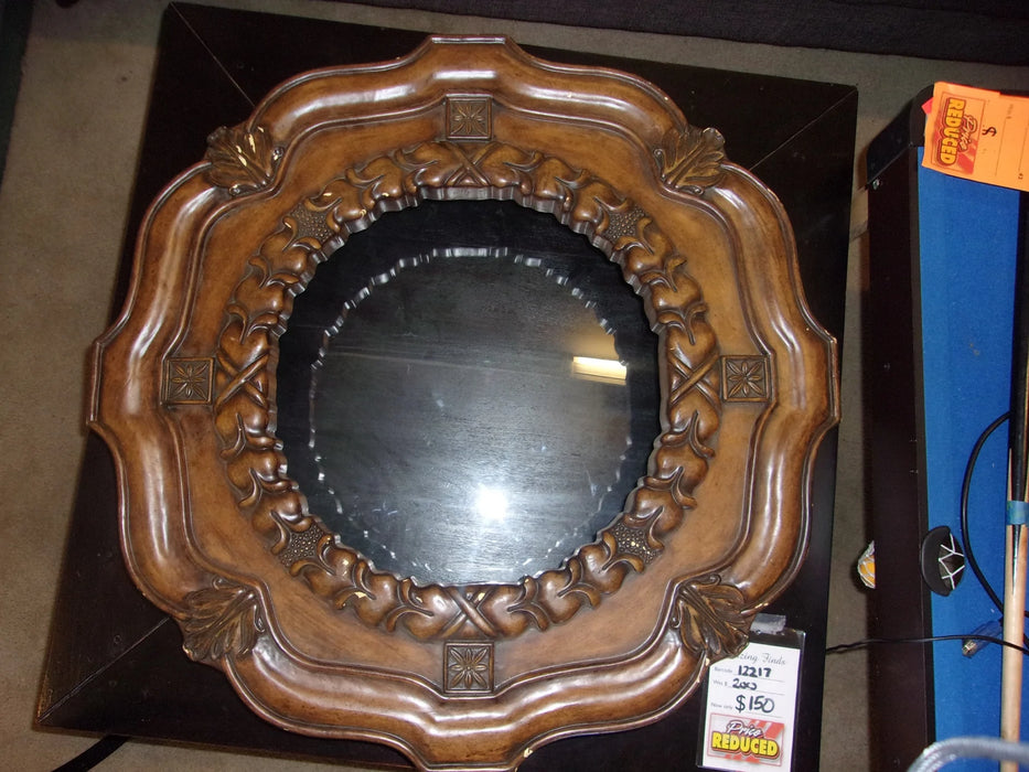 Ornate round frame 13284