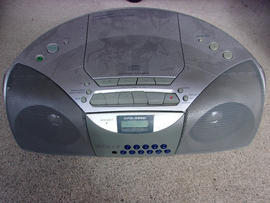 Sony CD/Cassette radio 15391