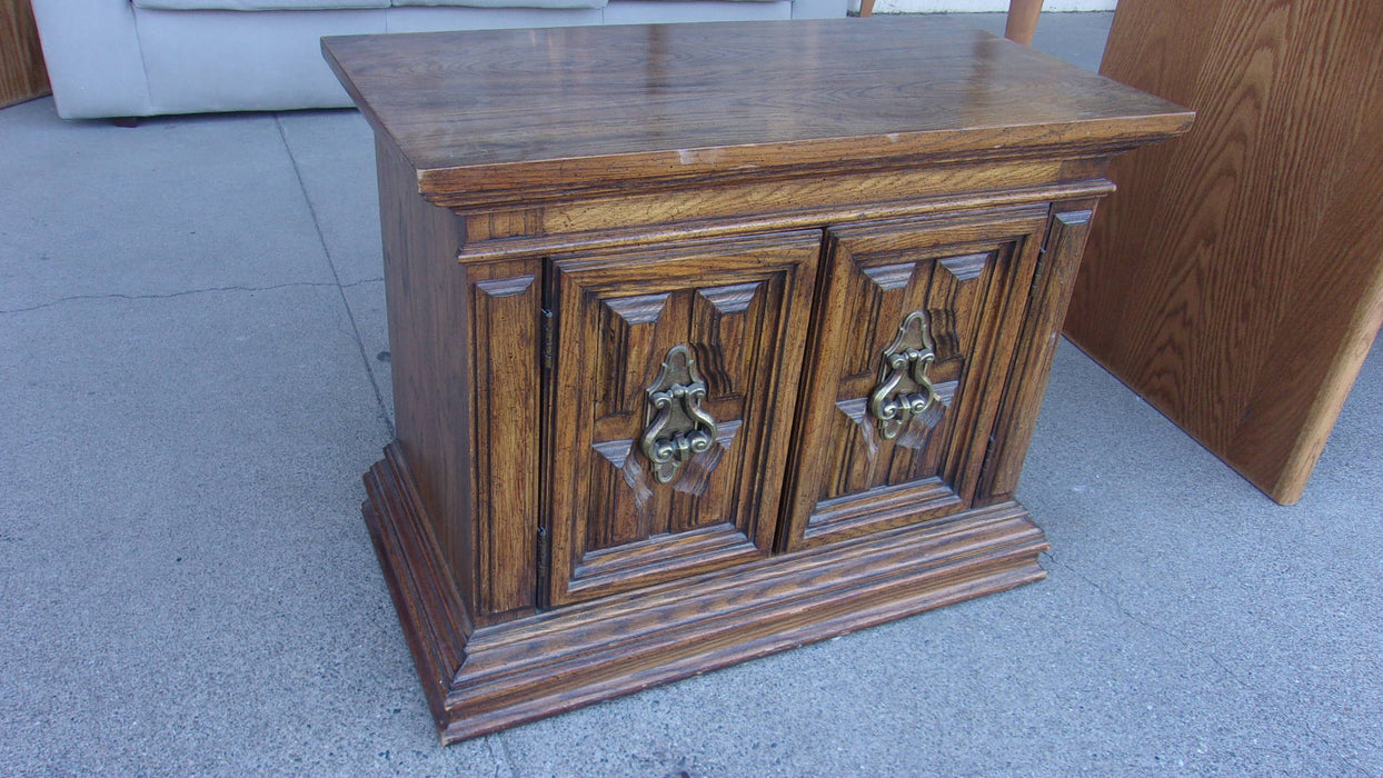End table cabinet 16678