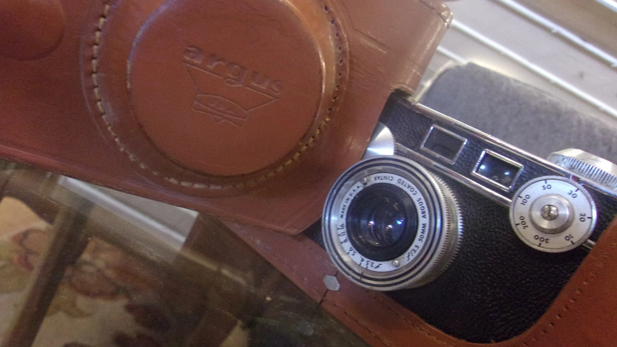 Argus camera real leather clay colored casing 16469