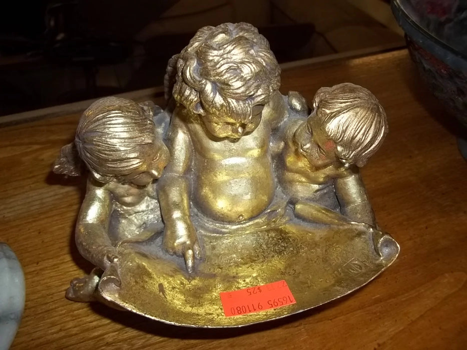 Gold painted cherubs with scroll 16594