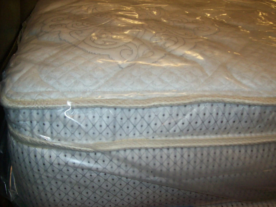 Queen Chivalrous MEMORY FOAM/innerspring mattress boxspring set NEW SV1101S