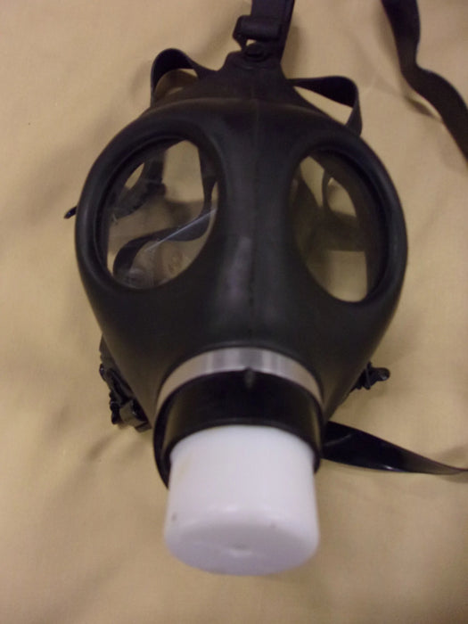 German made gas mask and sealed cartridge 15052