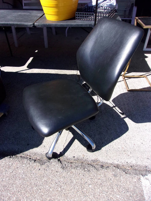 Office desk pleather leather like chair black 17971