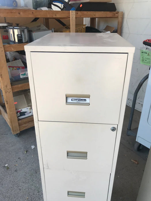 Steelworks filing cabinet with 4 file drawers metal 18873