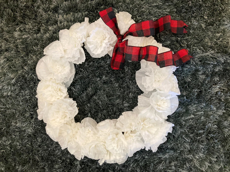 Faux white & red round wreath 23195