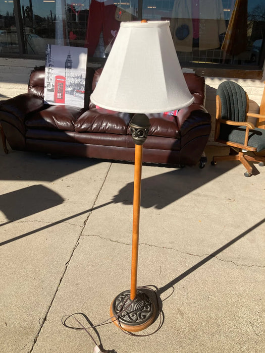 Floor lamp with shade 23191