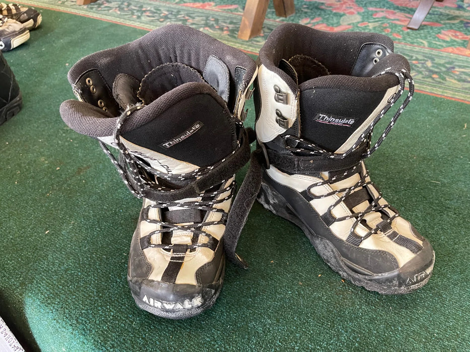 Airwalk snowboard boots 23357