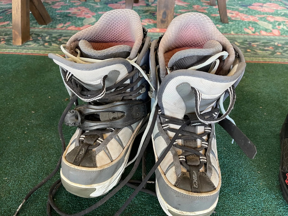 Venus snowboard boots 23359