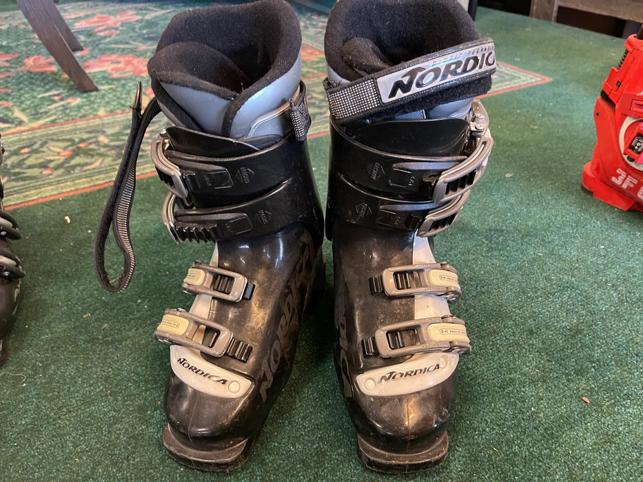 Nordica snow boots 23375
