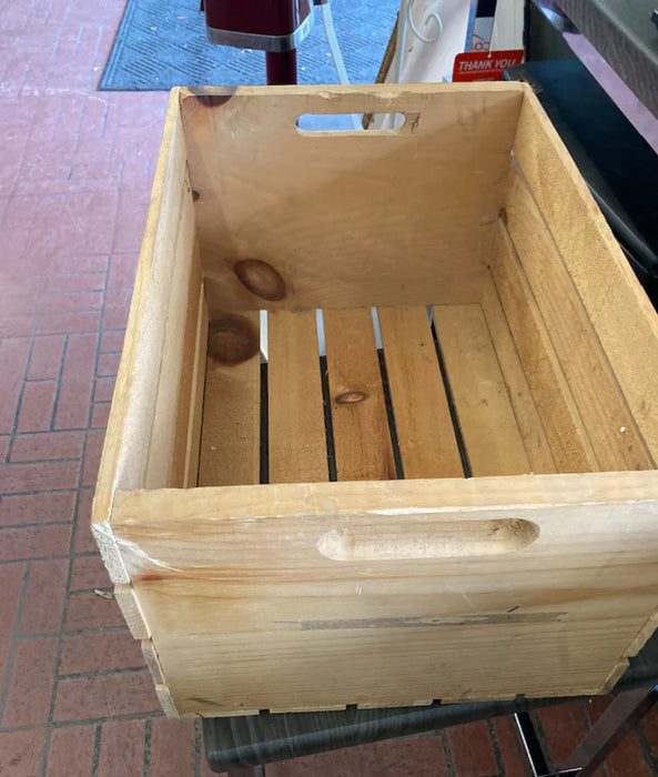 Wooden crate 23462