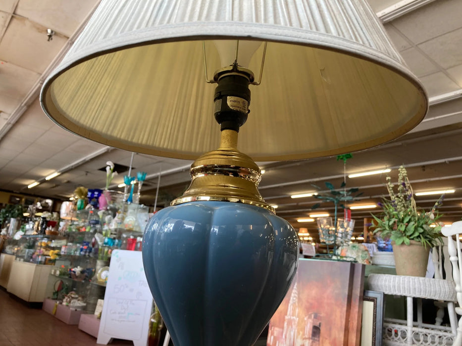 Blue lamp with shade 23564