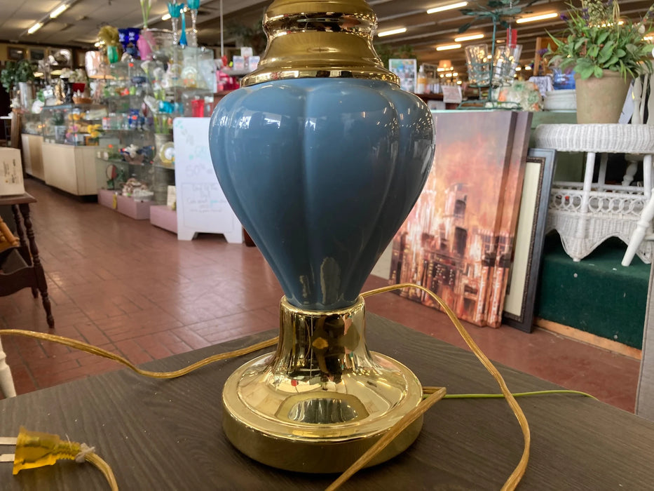 Blue lamp with shade 23564