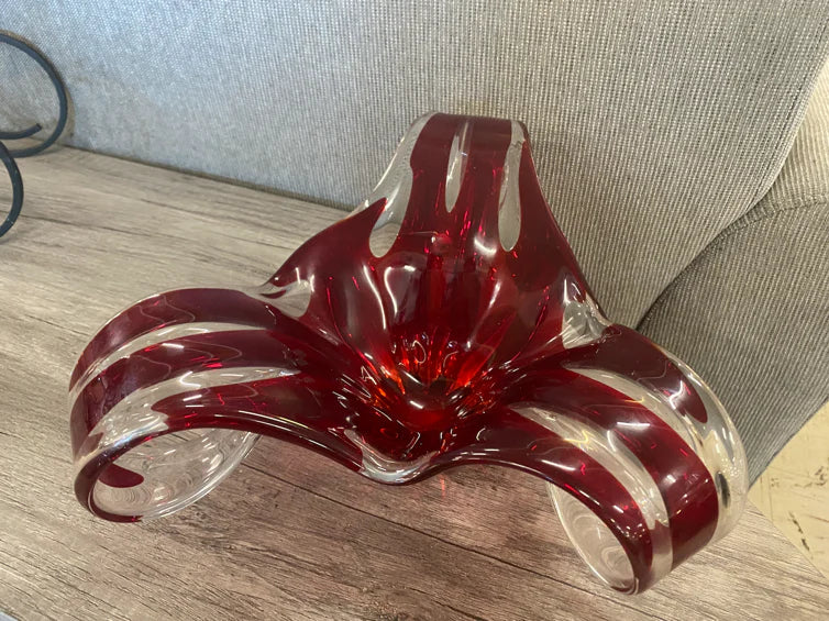 Elegant thick red and white glass bowl vase with handles 25283