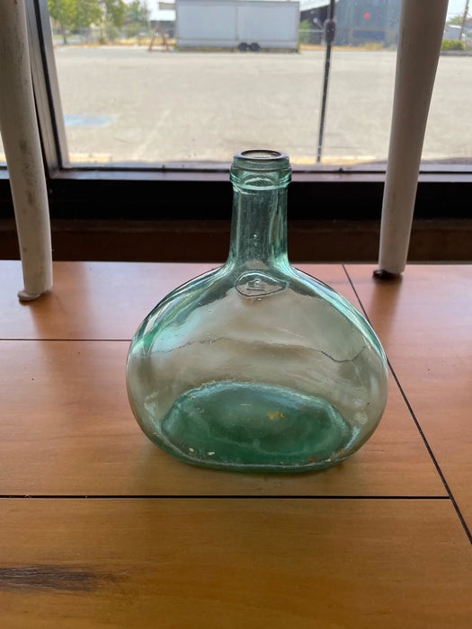 Green glass bottle made in Spain, by Dalmau Hermanos 25485