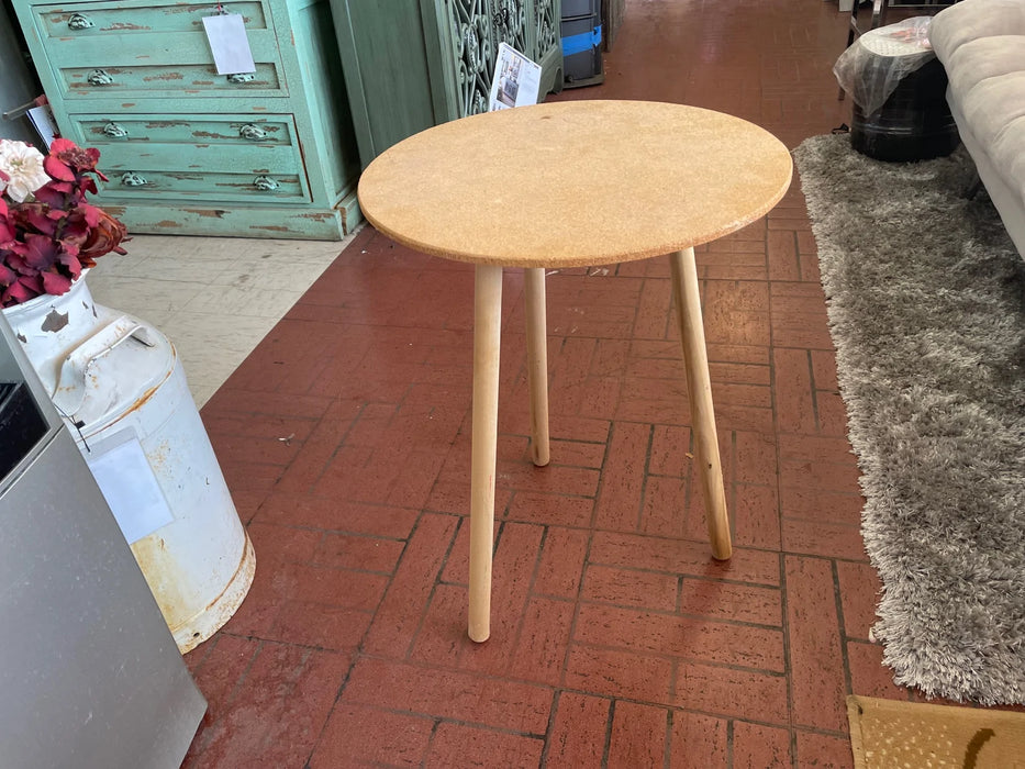 Wood project patio end table 25589
