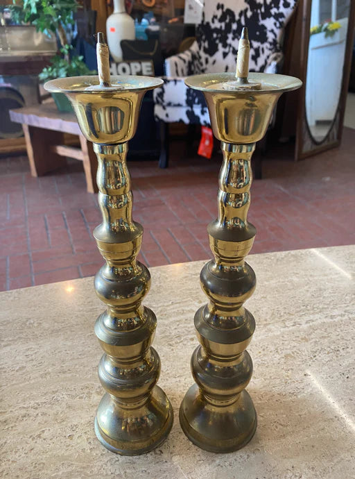 Brass colored candles stick holders 25637