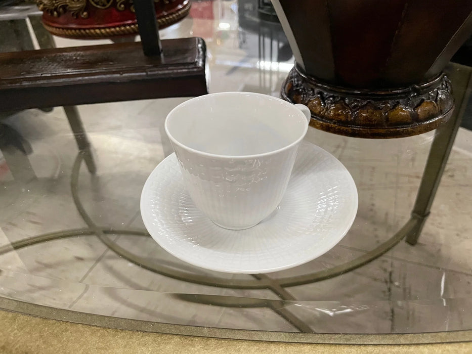 White cup and plate set 25822