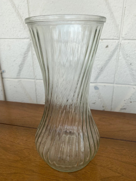 Clear glass vase 25871