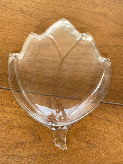 Leaf shaped glass candy dish 25858