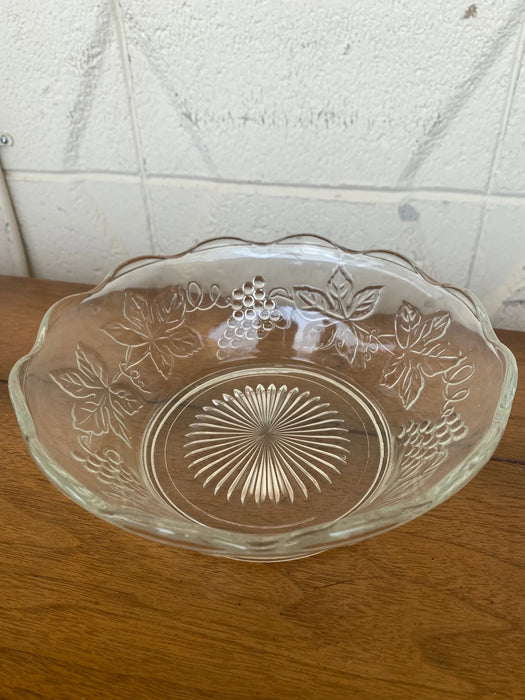 Textured glass fruit bowl w/ stem 25863