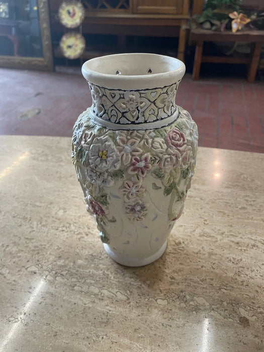 Ceramic floral white vase 25835